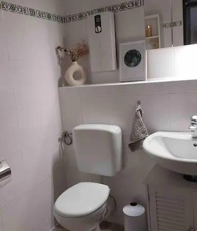 Apartment 2 At The Train + Parking Space + Smart Tv *