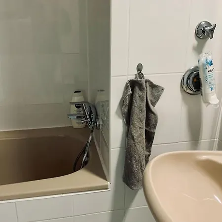 Apartment 2 At The Train + Parking Space + Smart Tv
