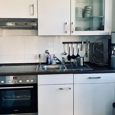 Apartment 2 At The Train + Parking Space + Smart Tv *